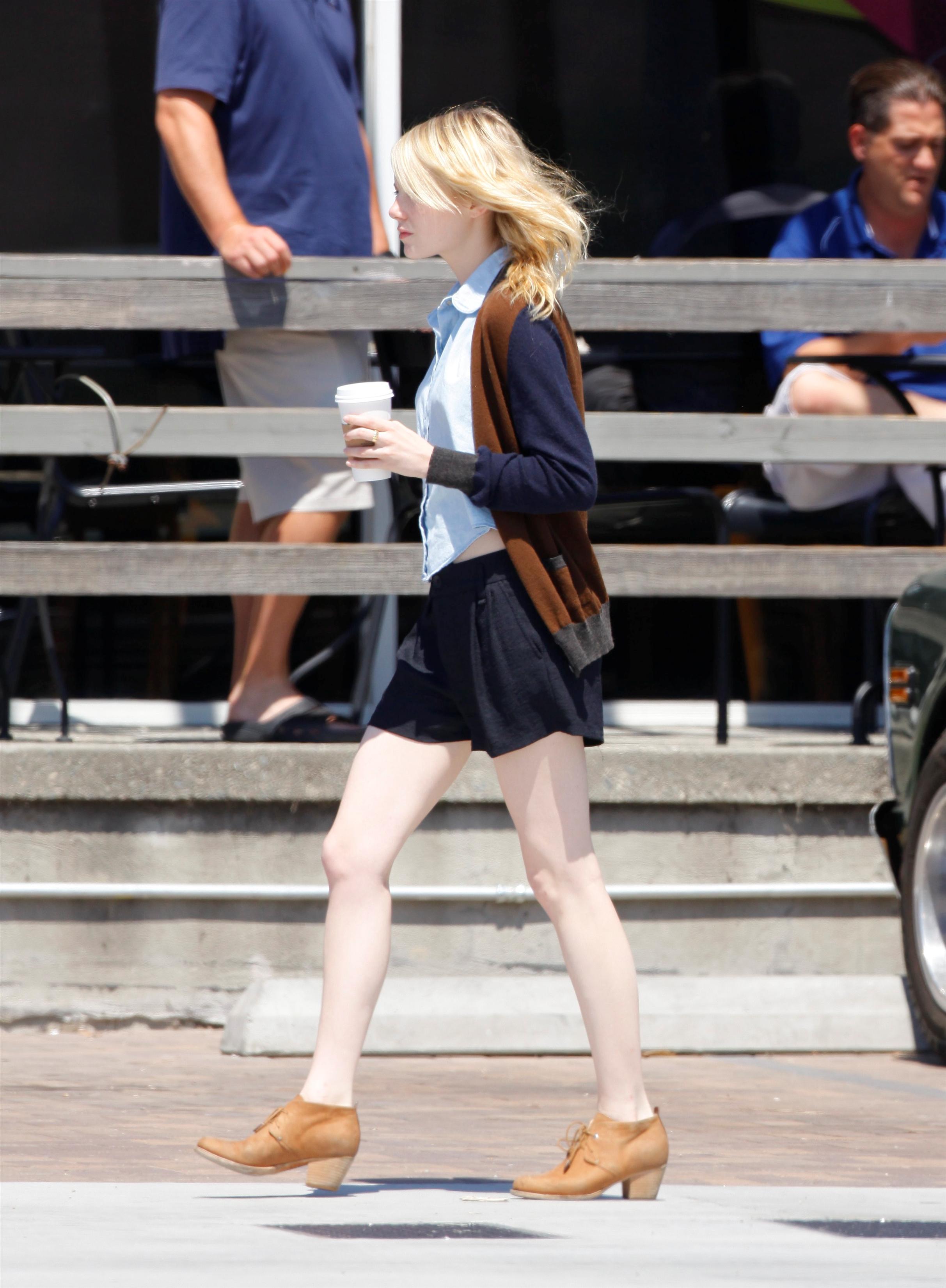 Emma Stone shops the day away in Malibu, on Sunday. Malibu, CA 19 August 2012 x14.jpg
