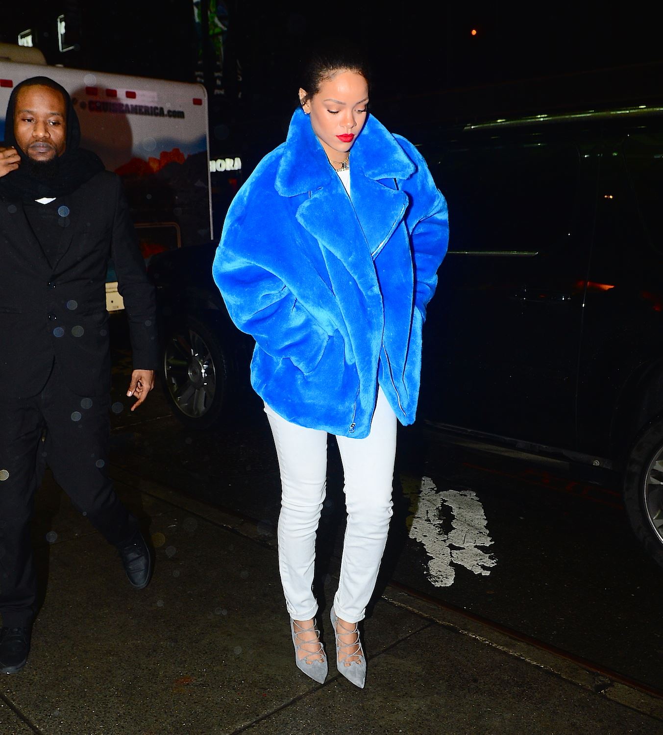 Rihanna out and about in N.Y.C. 23.12.2014_74.jpg