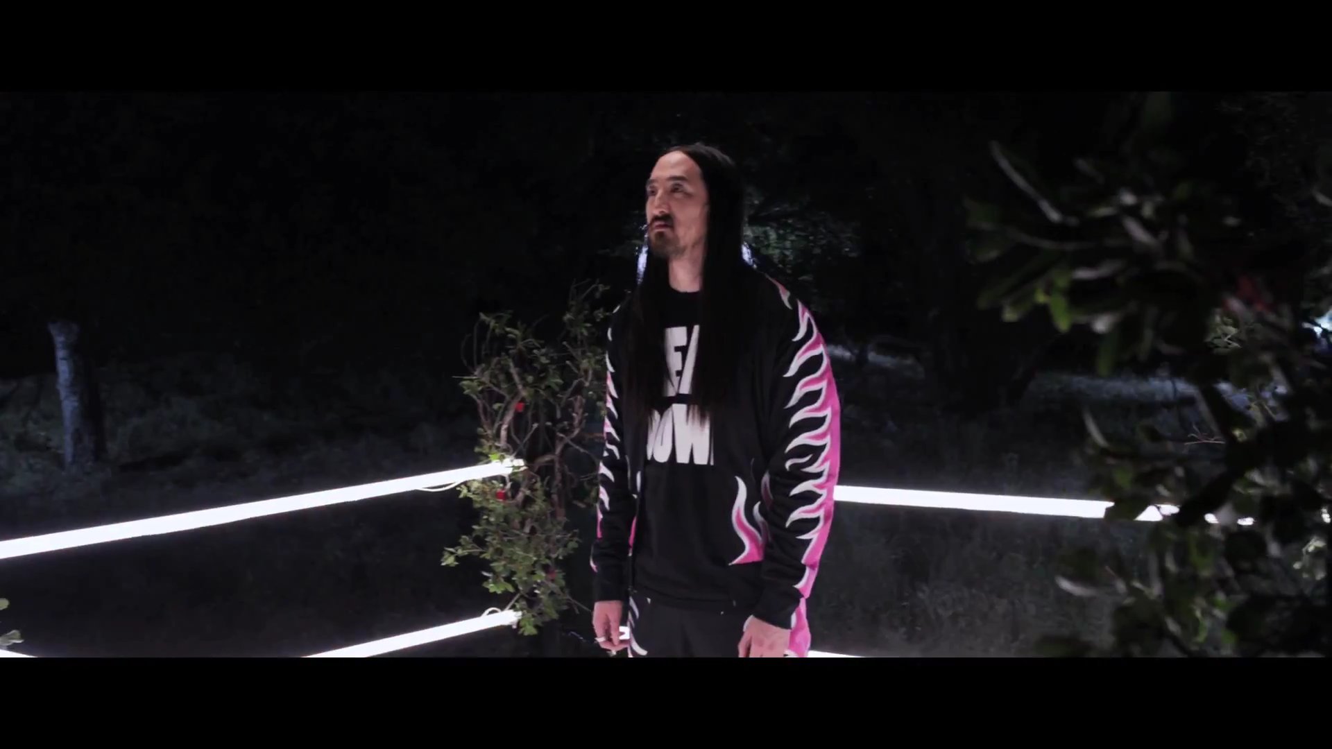 ????-Steve Aoki & Angger Dimas feat. Iggy Azalea - Beat Down.mp4-6.png