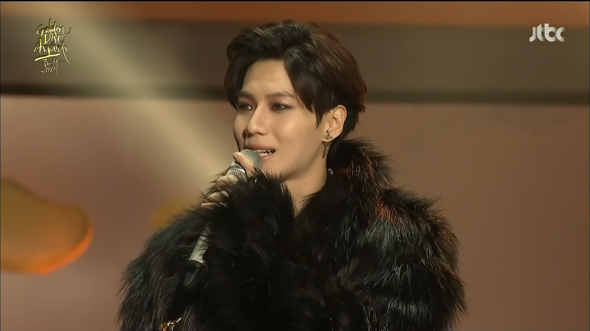 JTBC 29th Golden Disk Awards in Beijing [DAY 2].ts_snapshot_01.07.31_[2015.02.09_00.23.57].png