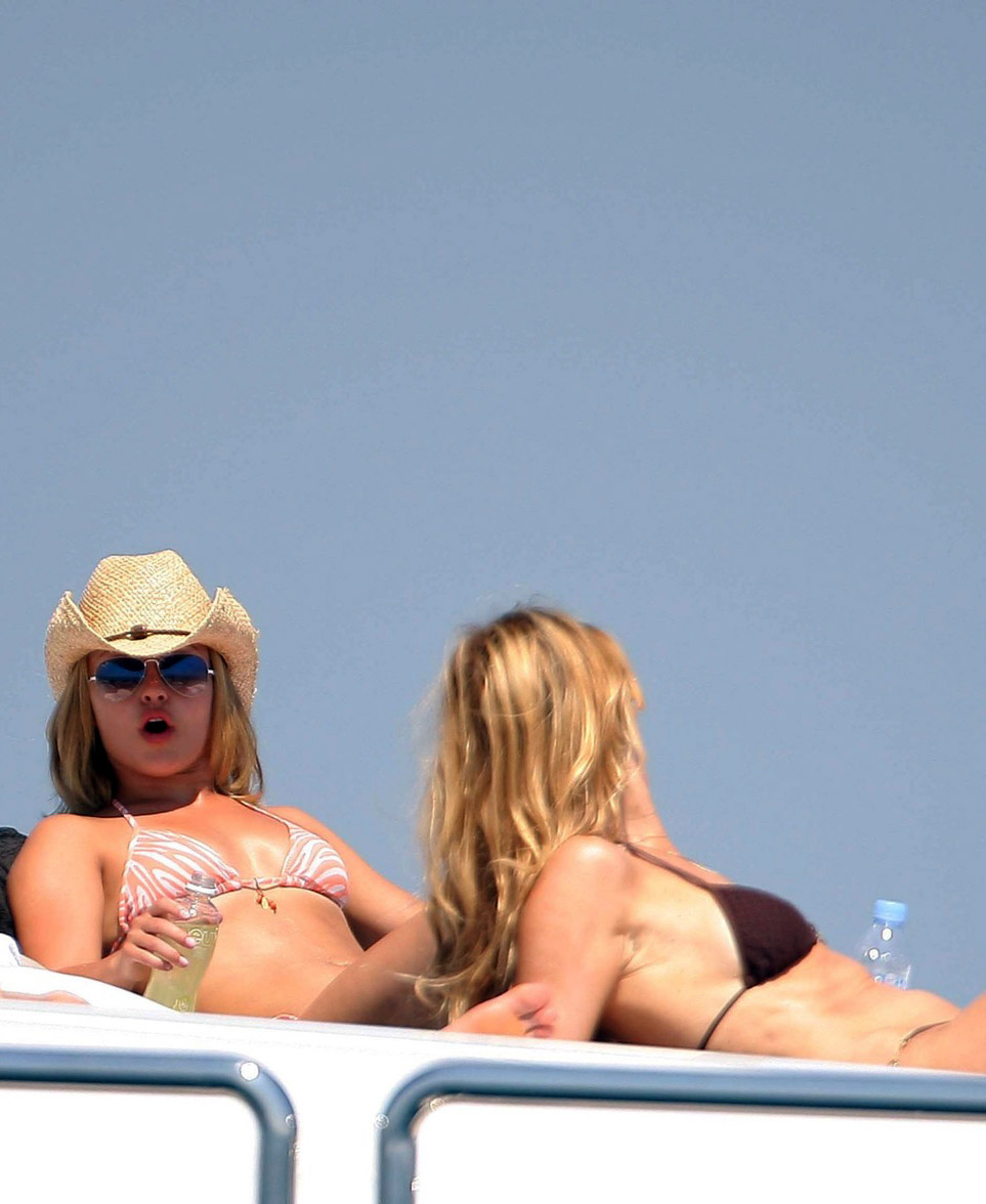 Hayden_P_new_bikini_me2.jpg