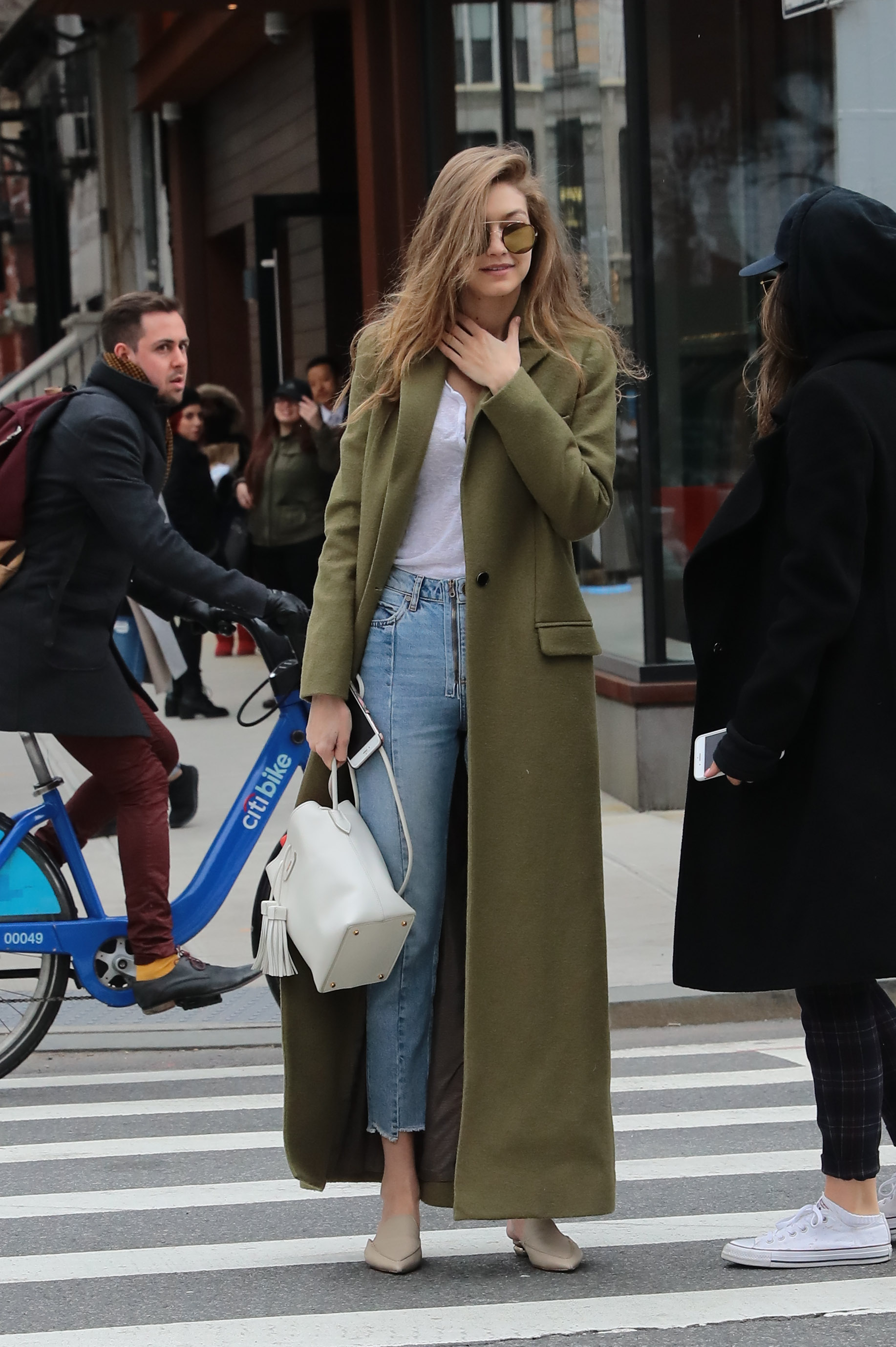 GigiHadid_27012017P_211.jpg