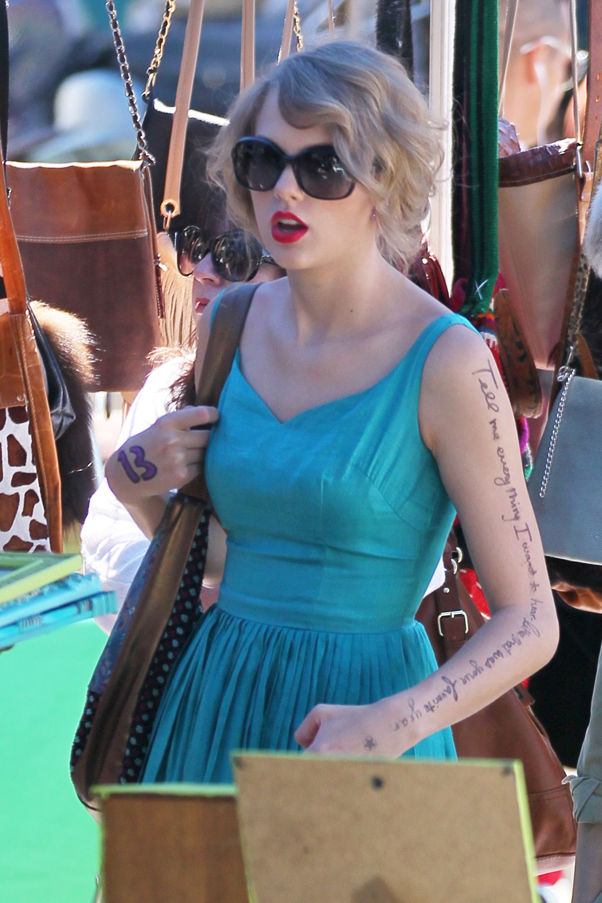 MCFan_for_celeblounge06-09-2011 00-00_24.jpg