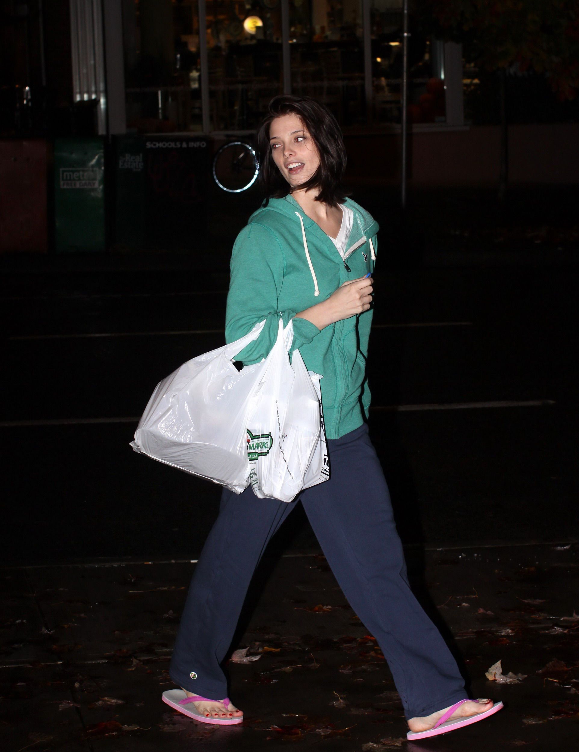 83288_ash_night_vancouver_01_122_446lo_www.hqparadise.hu.jpg