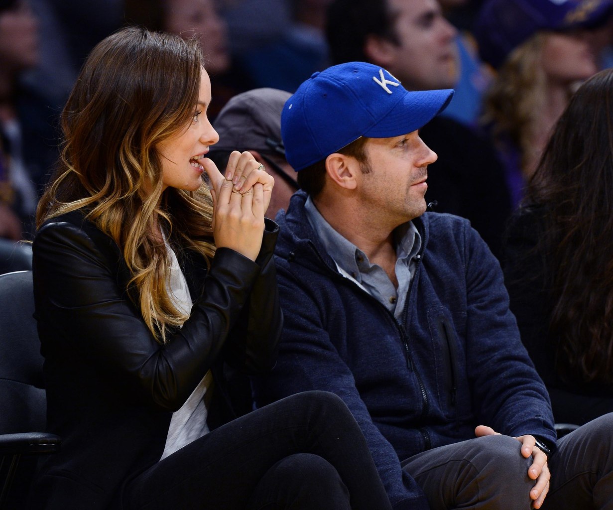 OliviaWilde_LakersVsSpursBasketballGame_November1_2013_ (12).jpg
