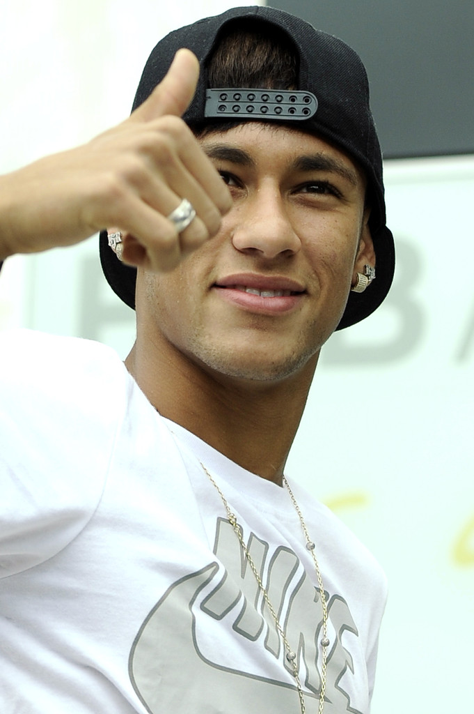 Neymar presentation 023.jpg