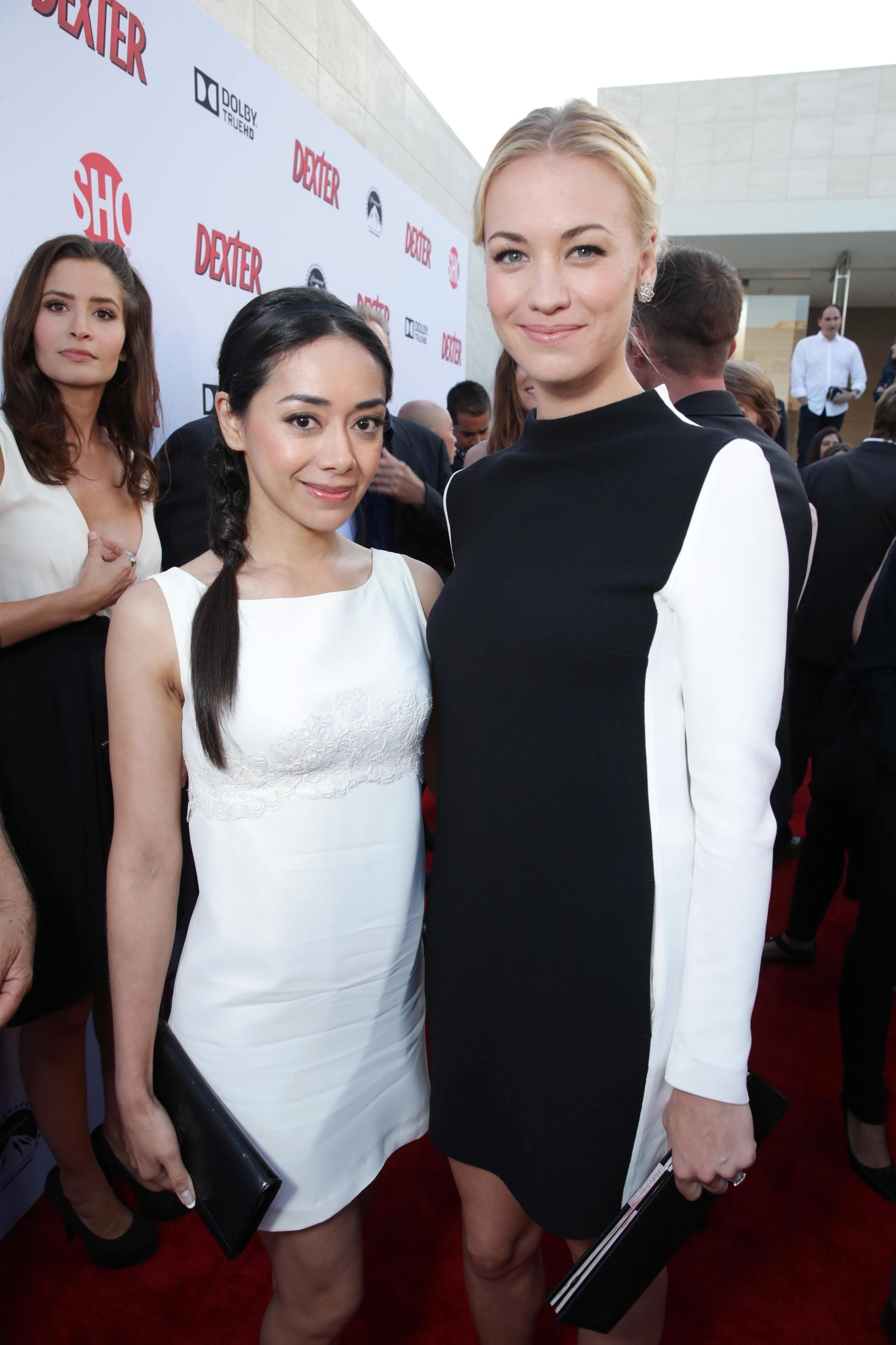 YvonneS_JenniferC_JulieB_AimeeG_DexterSeason8Premiere_ (1).jpg