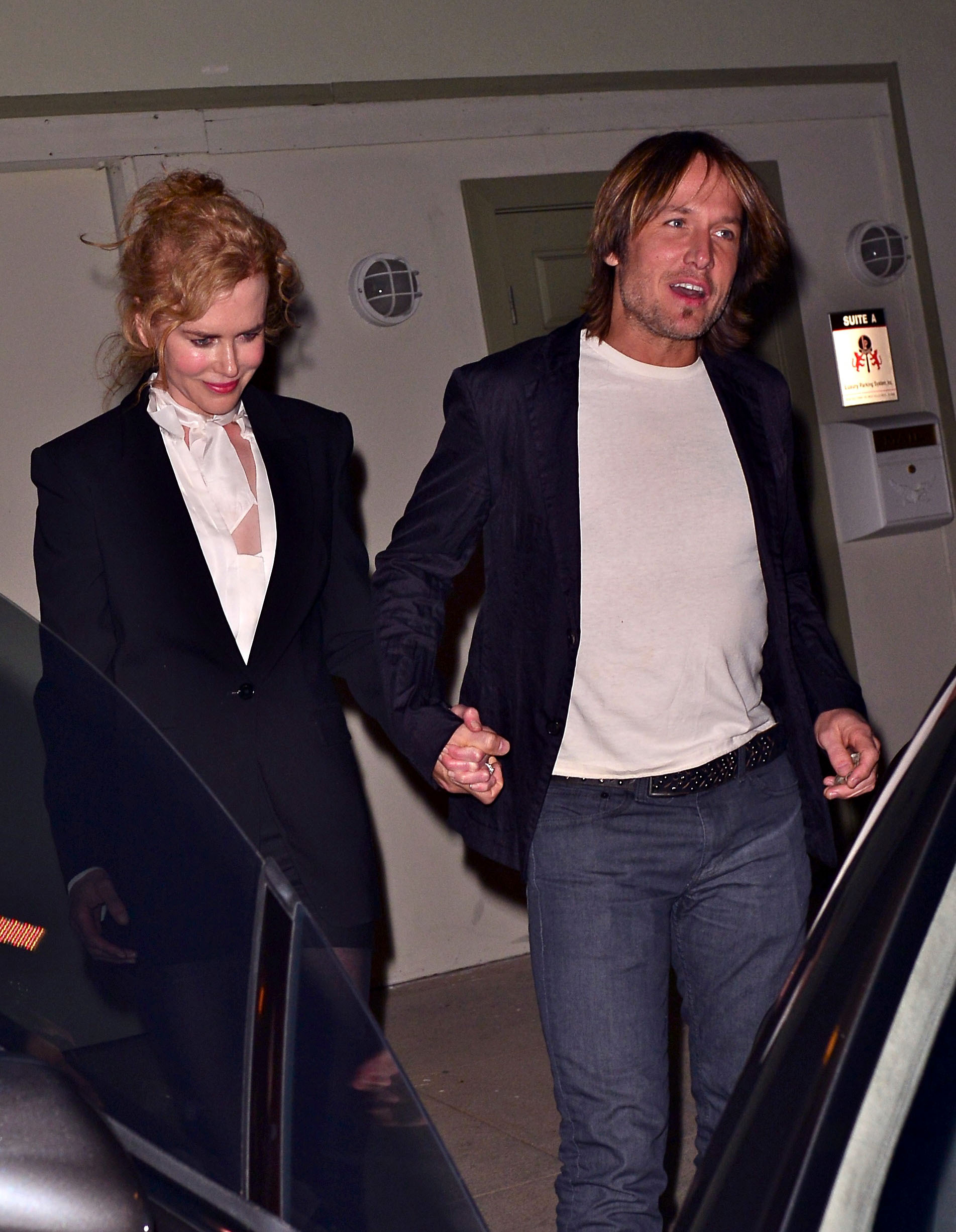 Nicole_Kidman_and_Keith_Urban_leaving_the_Eveleigh_restaurant_in_Los_Angeles_CA_Febru9266.jpg
