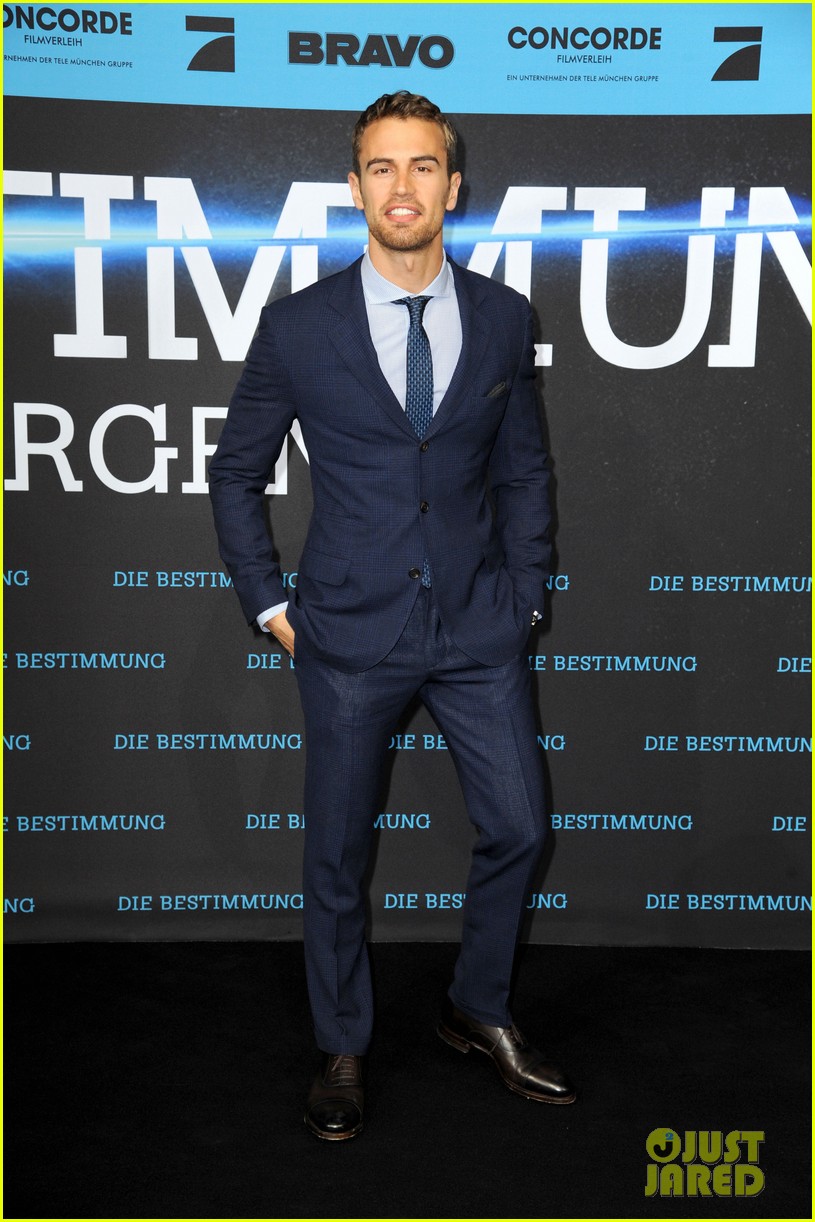shailene-woodley-theo-james-bring-divergent-to-germany-33.jpg