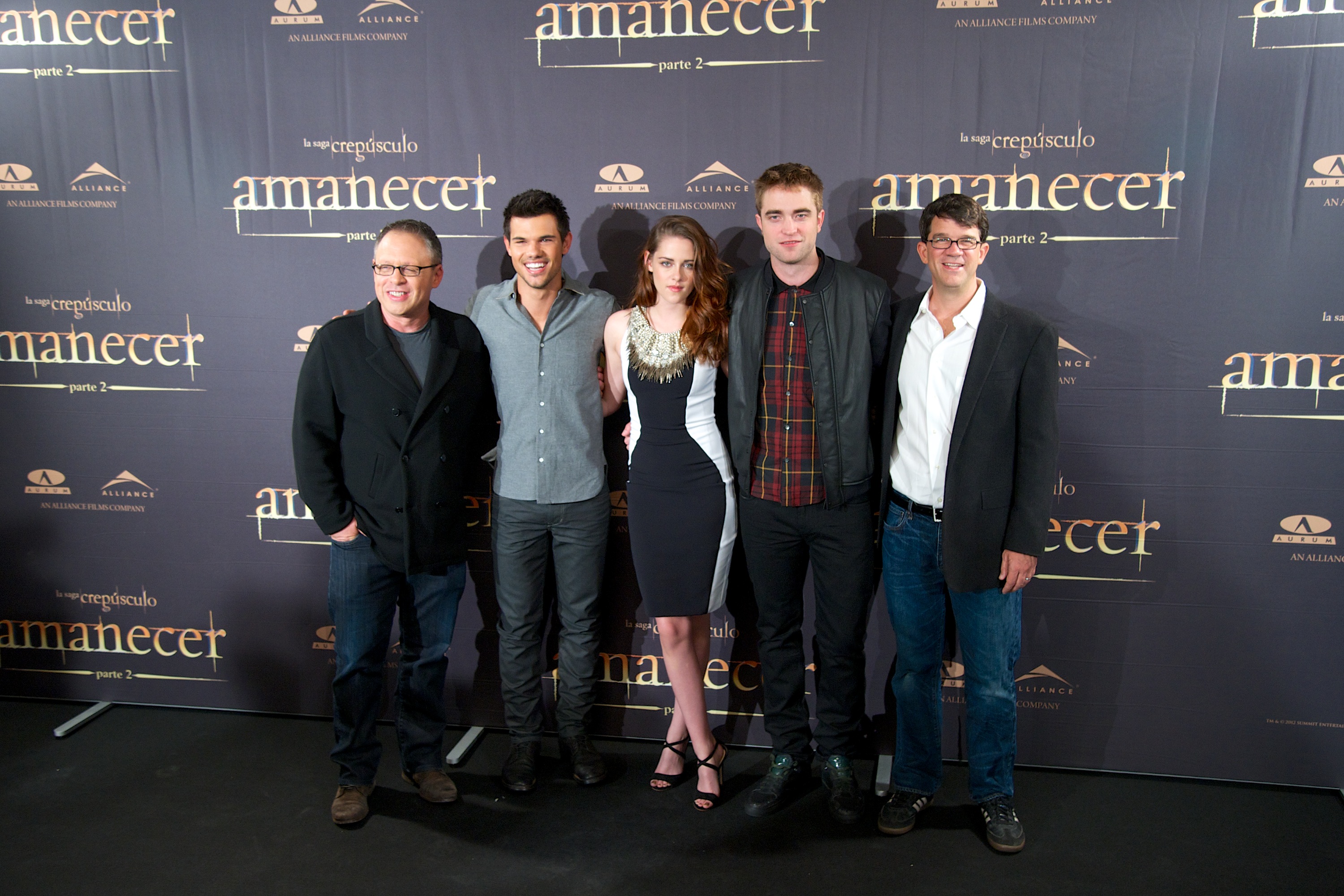 Kristen_Stewart_20121115_TL_Madrid_Call_017.jpg