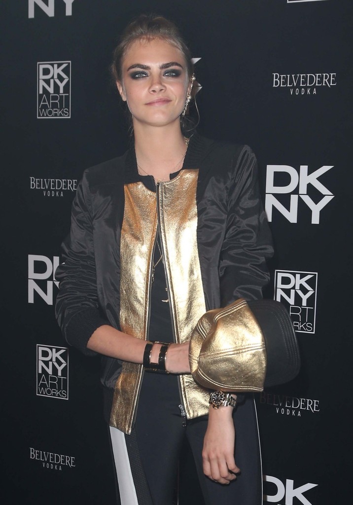 Cara Delevingne - °DKNY Artworks Event in London° 12.06.13 - 12X0012.jpg