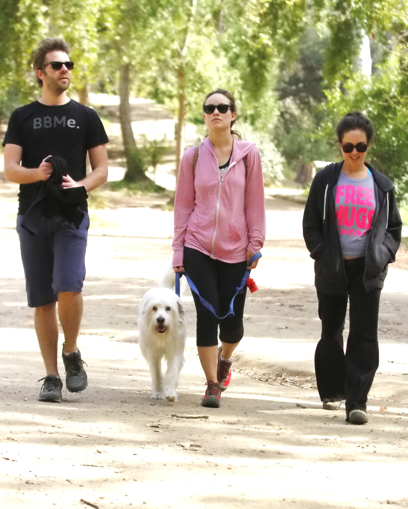 Olivia Wilde - Walking her dog @ Hollywood Hills - 290212_026.jpg