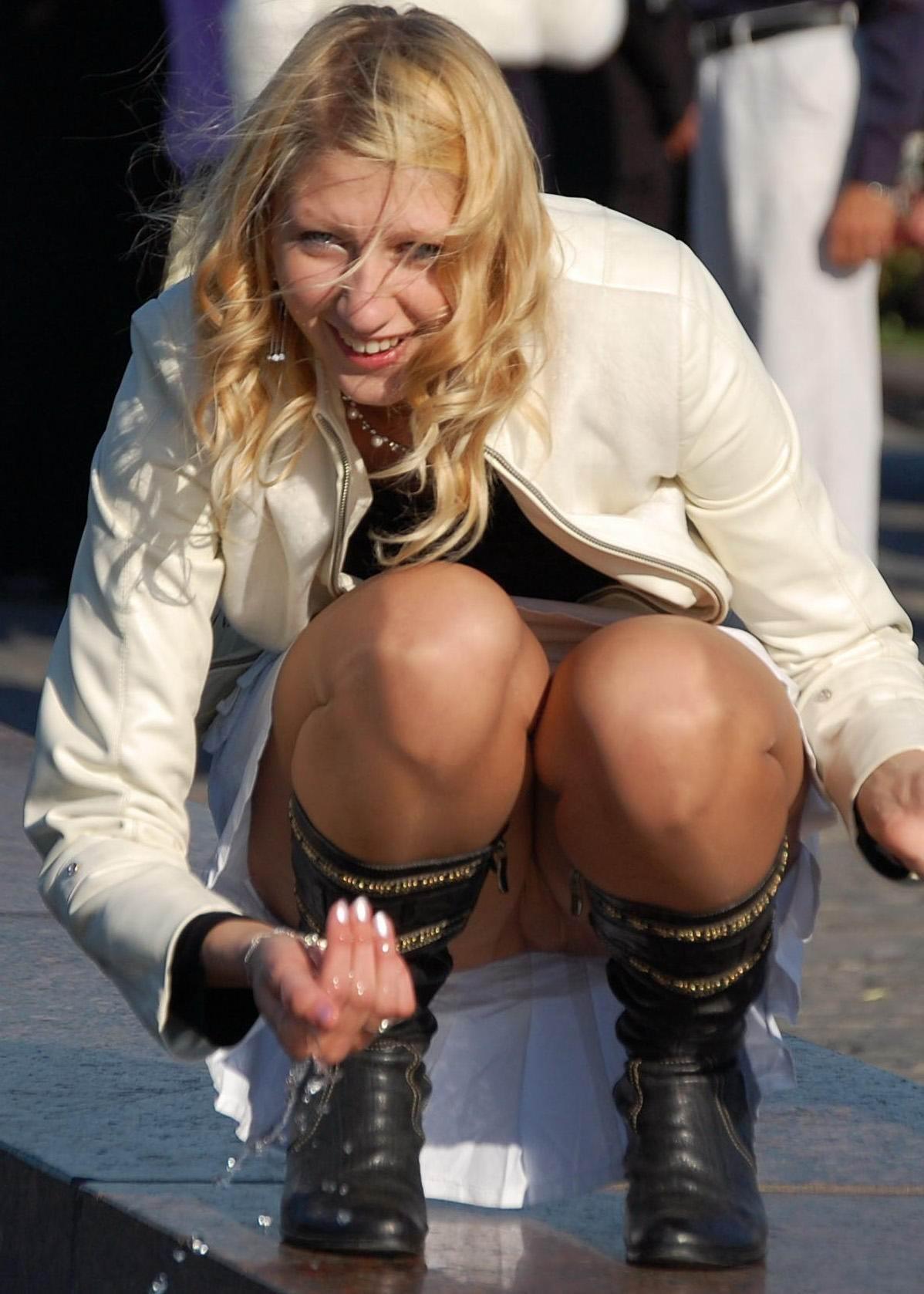 EMMA lover - upskirts upshorts pantyhose closer UHQ - 0019 - 754354354.jpg....