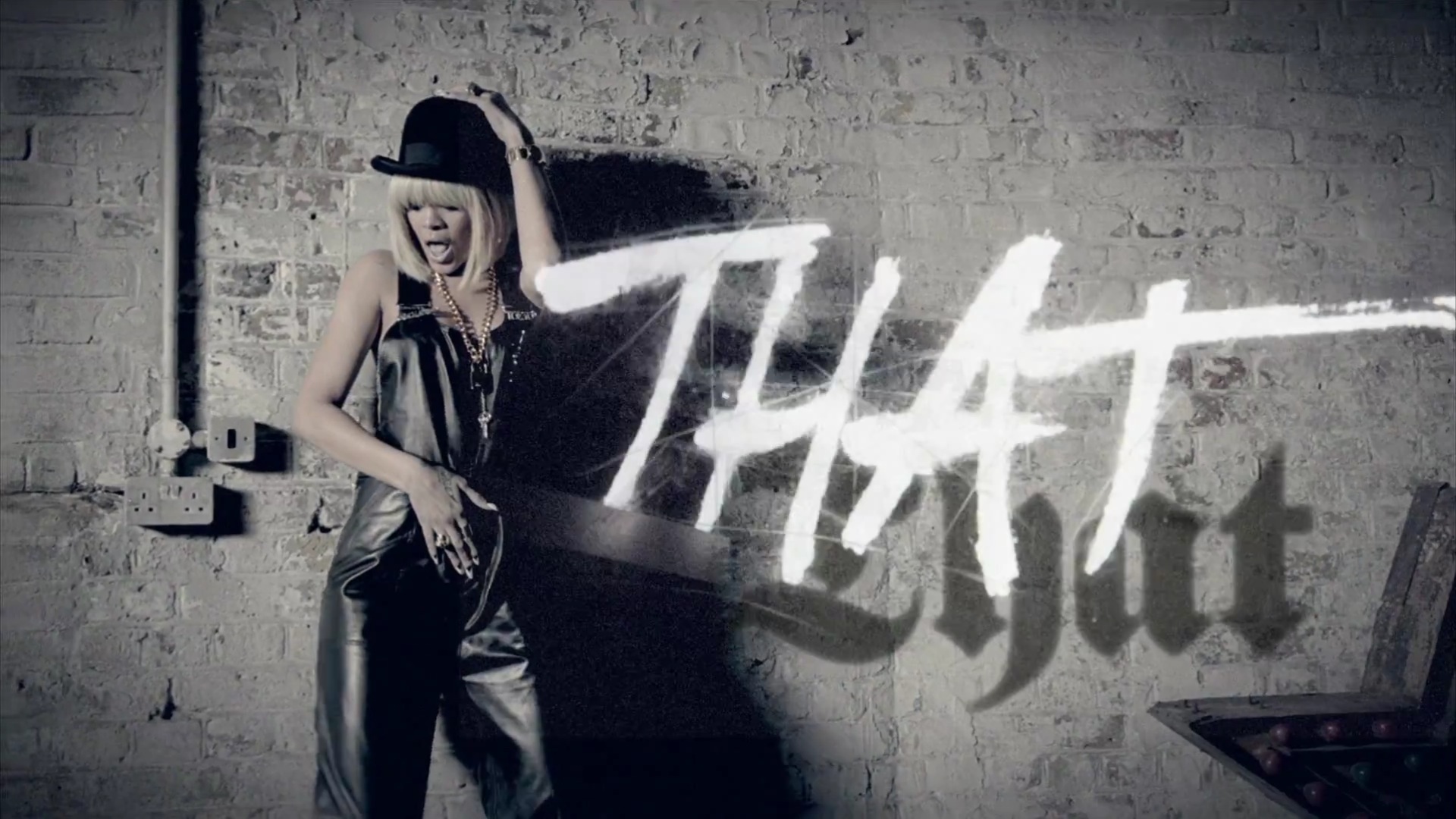 Rihanna You Da One Music Video_54.jpeg