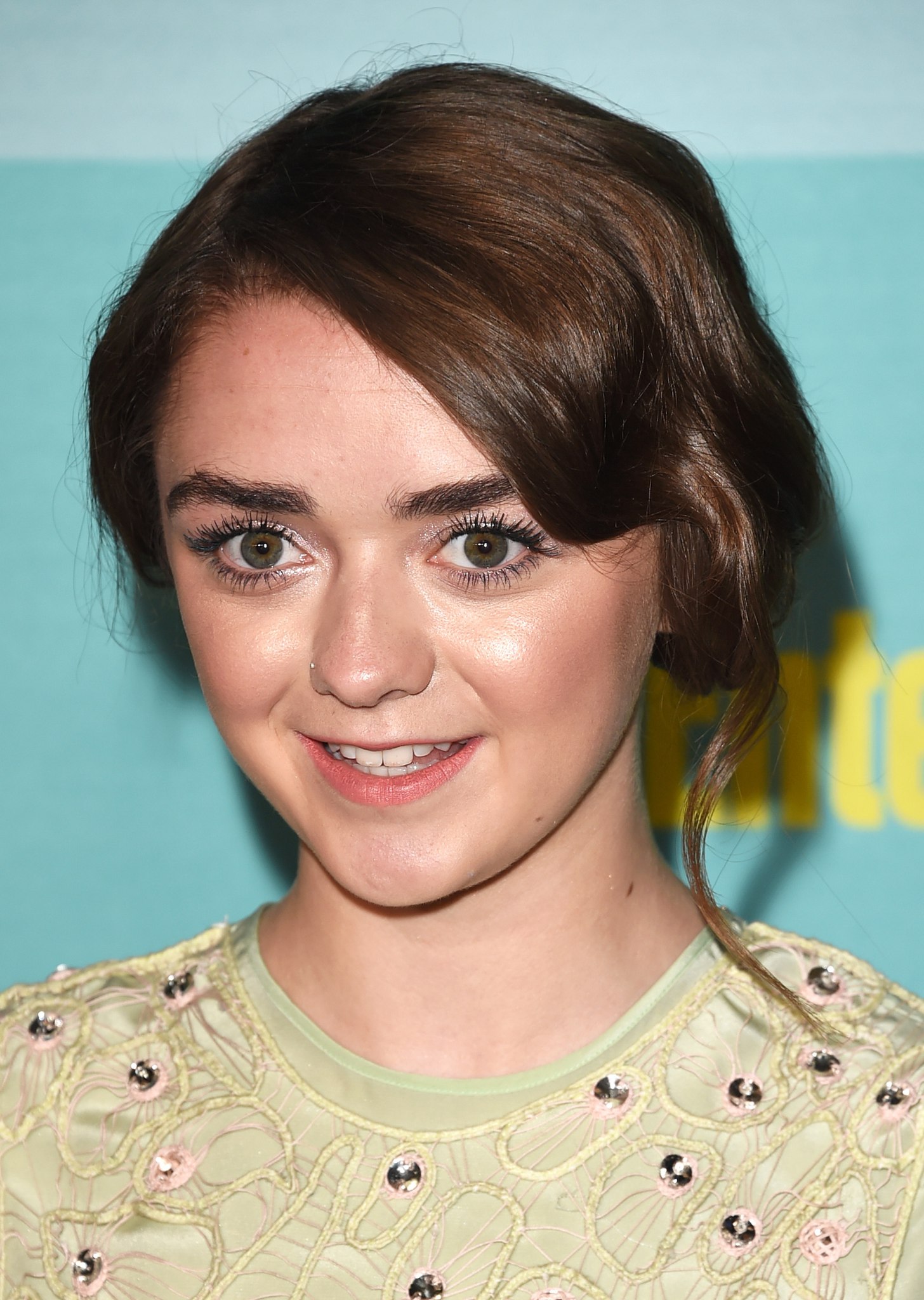 MaisieWilliams_EntertainmentWeeklParty_SDCC (3).jpg