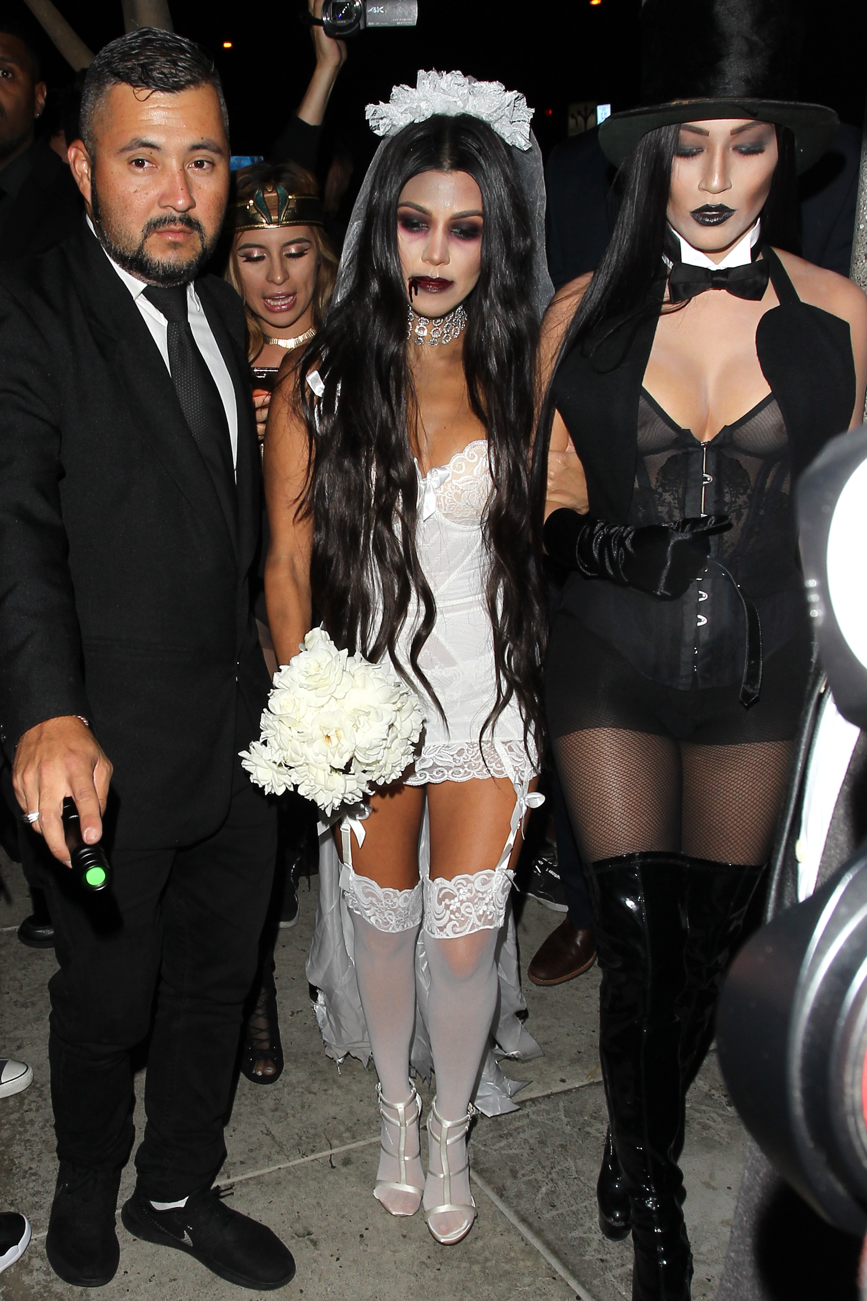 MCFan_for_Celeblounge&HQCelebCorner30-10-2016 17-21_15.jpg