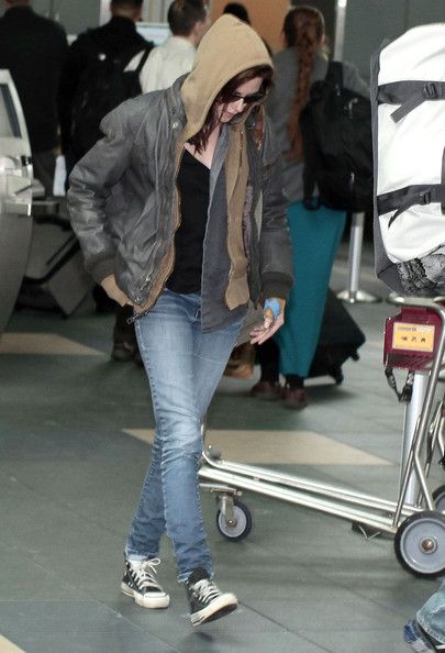 KS no YVR-012.jpg
