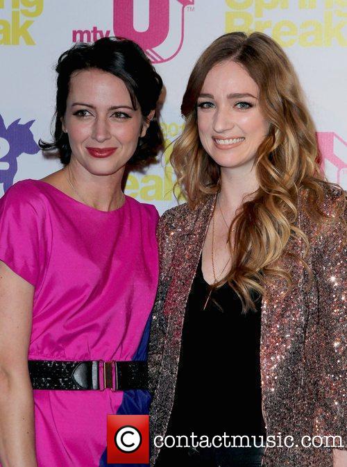 amy-acker-kristin-connolly-mtv-spring-break_3790524.jpg