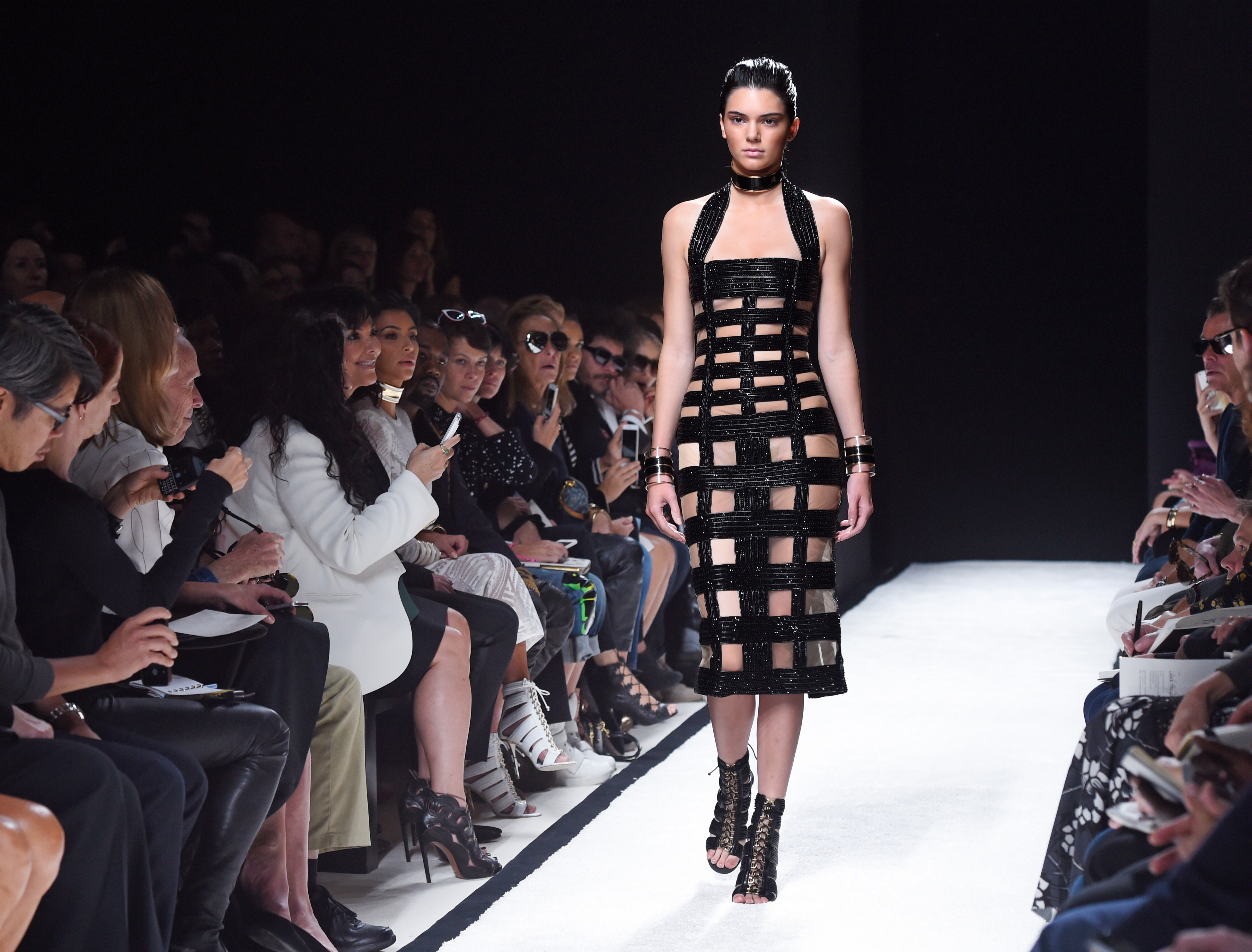 Jenner Kendall - im Kleid 46 - 26.jpg