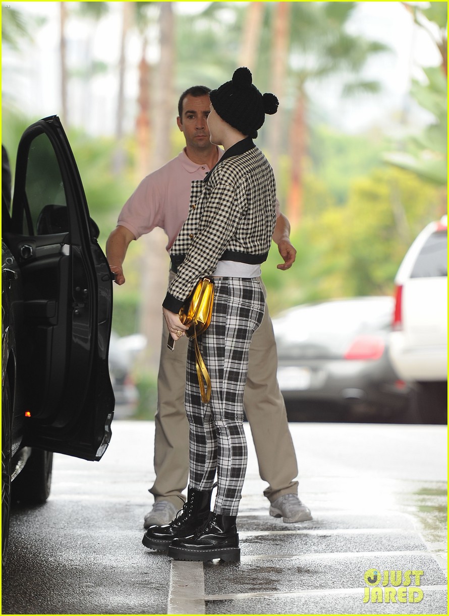 miley-cyrus-patrick-schwarzenegger-weekend-at-beverly-hills-hotel-10.jpg