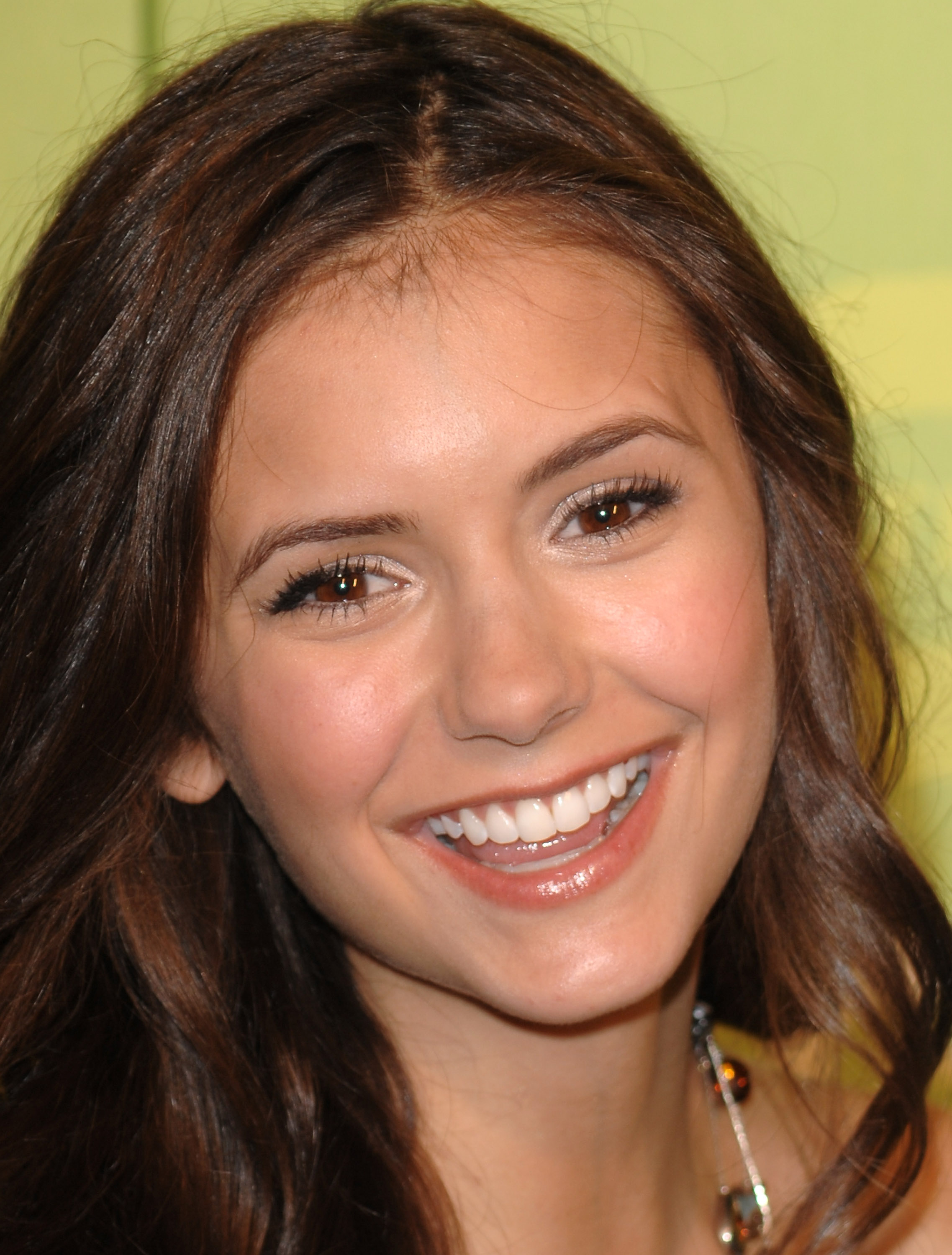 NinaDobrev2009TheCWNetworkUpfront080.jpg