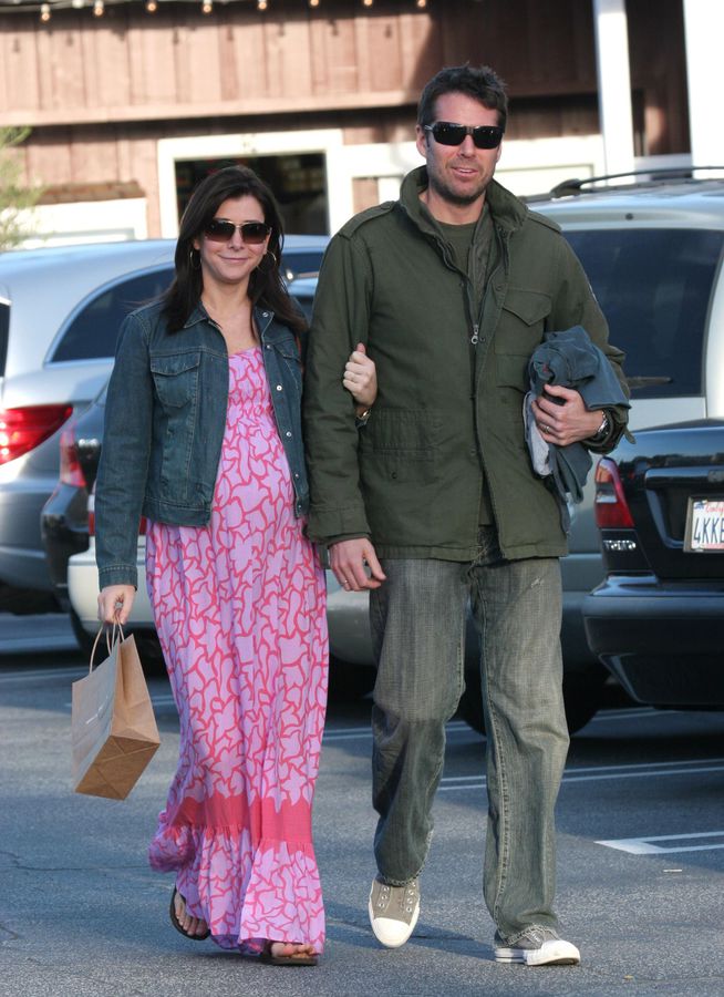 d_Alexis_Denisof_at_Brentwood_Country_Mart_01_122_508lo3.jpg