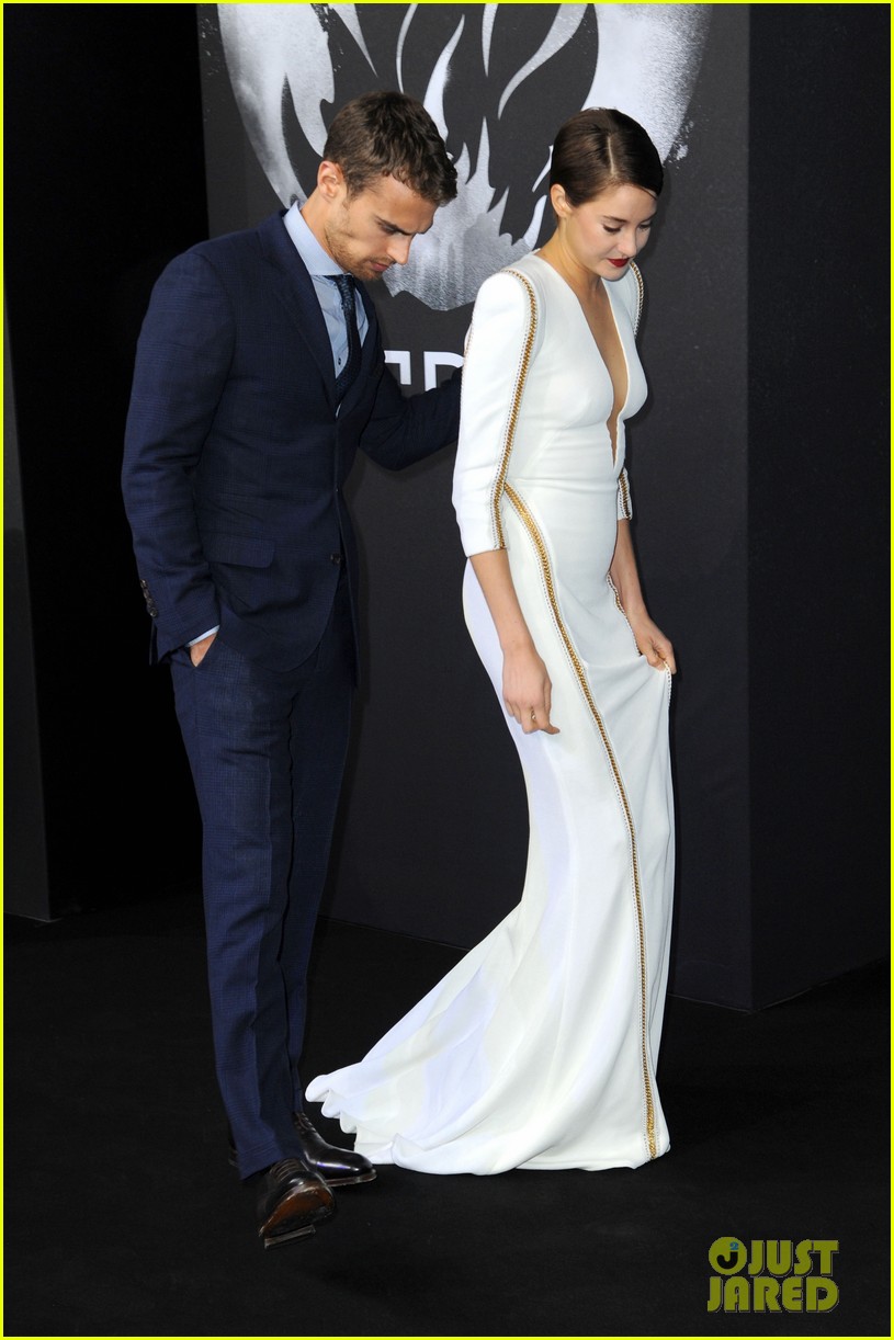 shailene-woodley-theo-james-bring-divergent-to-germany-21.jpg