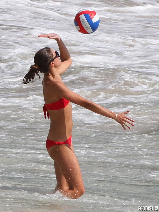 Olivia Palermo Red Bikini St Barts 01-06-12 (5).jpg