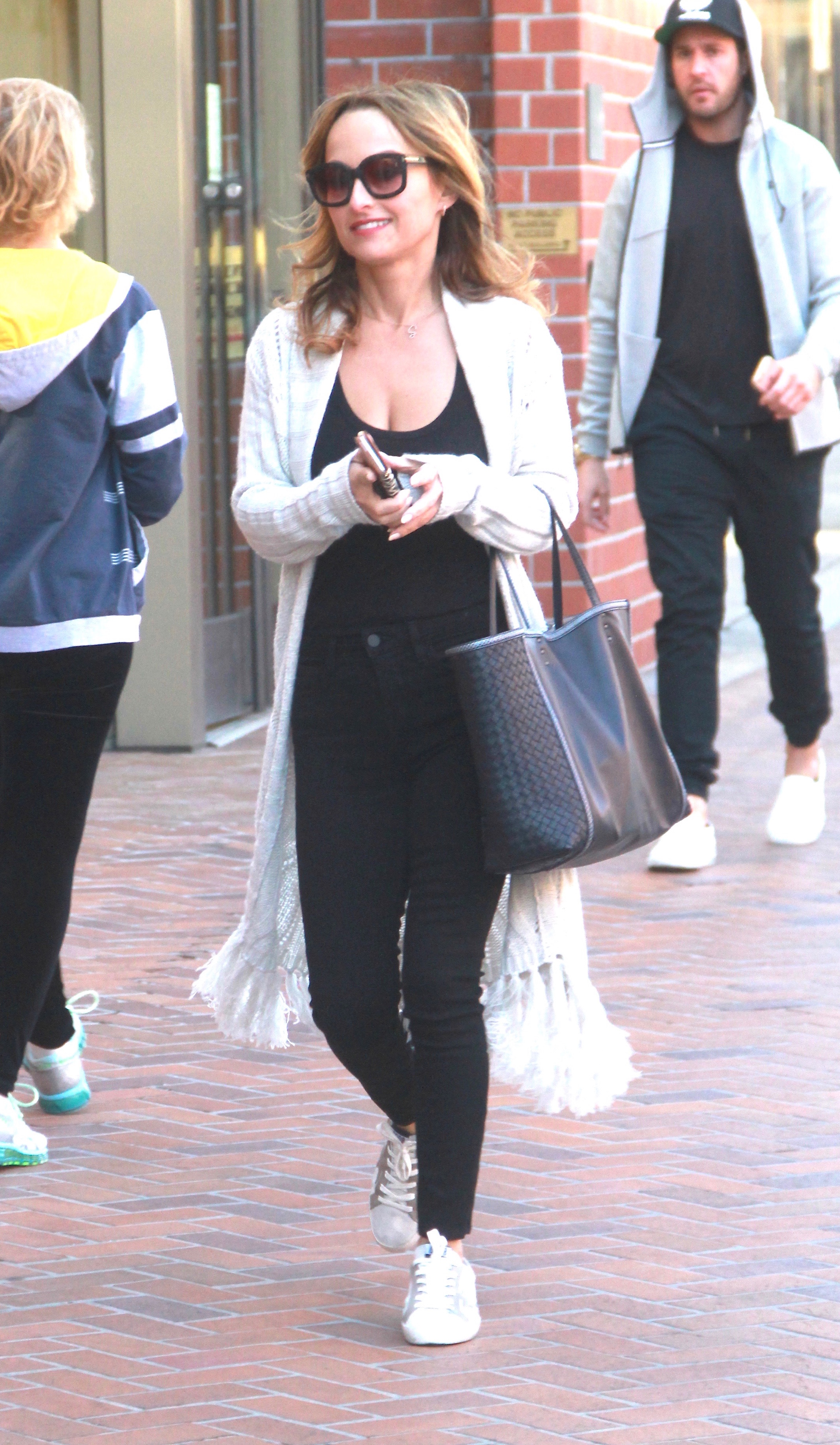 MCFan_for_Celeblounge&HQCelebCorner22-01-2016 08-33_04.jpg