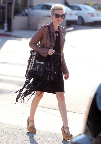 Laeticia+Hallyday+Stopping+Beauty+Boutique+TCui6B3DMjKl.jpg