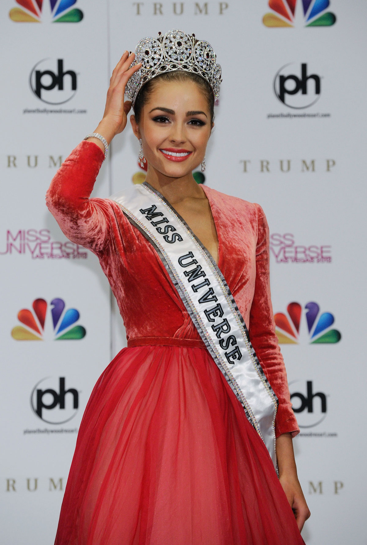 OLIVIA-CULPO-as-Miss-Universe-at-the-2012-Miss-Universe-Pageant-in-Las-Vegas-24.jpg