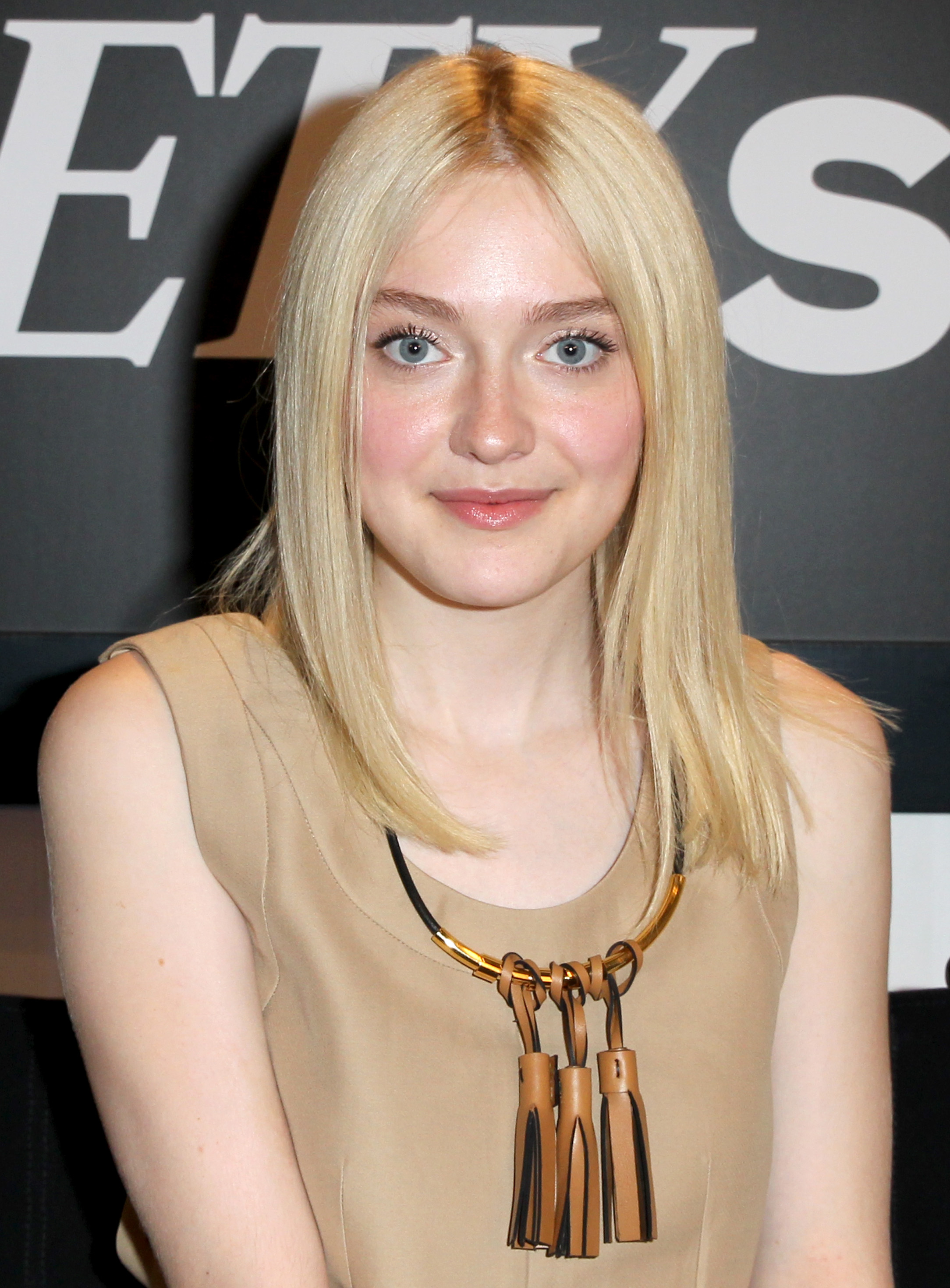 DiarioTwilightDakotaFanningVariety (2).jpg