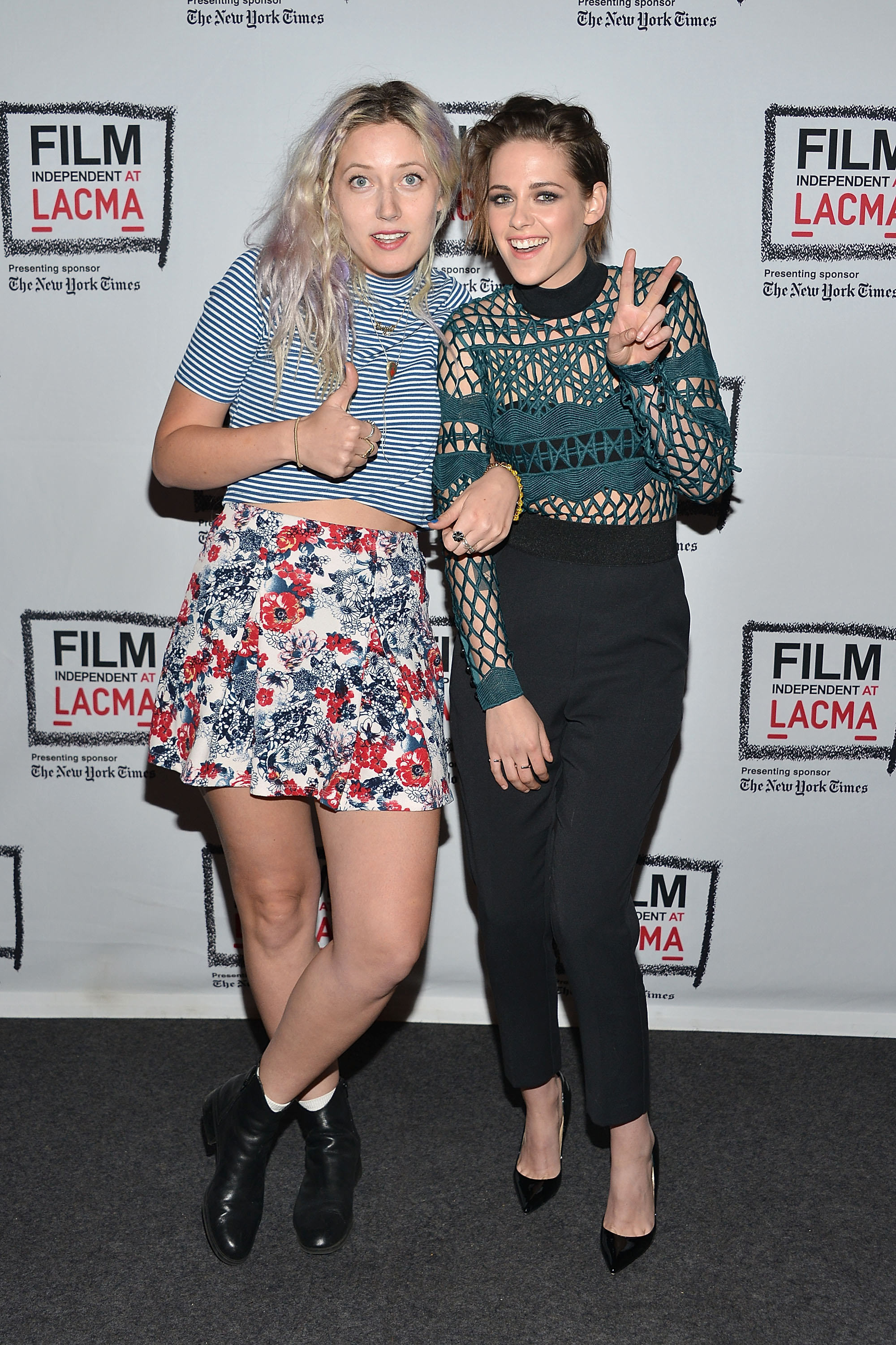 040315kstewartfans012q7unn.jpg