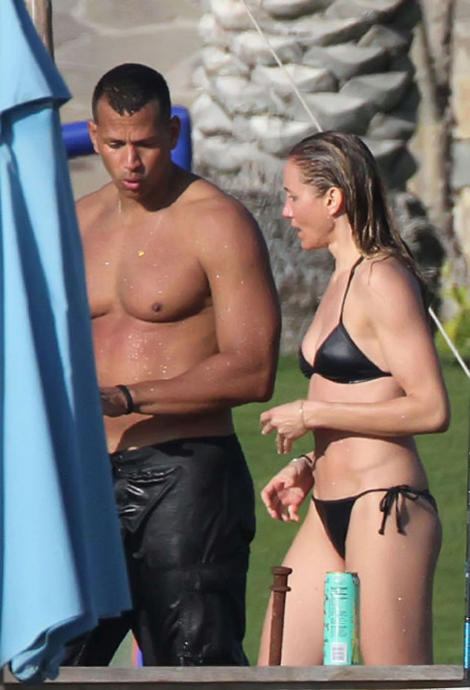 CameronDiazBlackBikiniPokies9.jpg