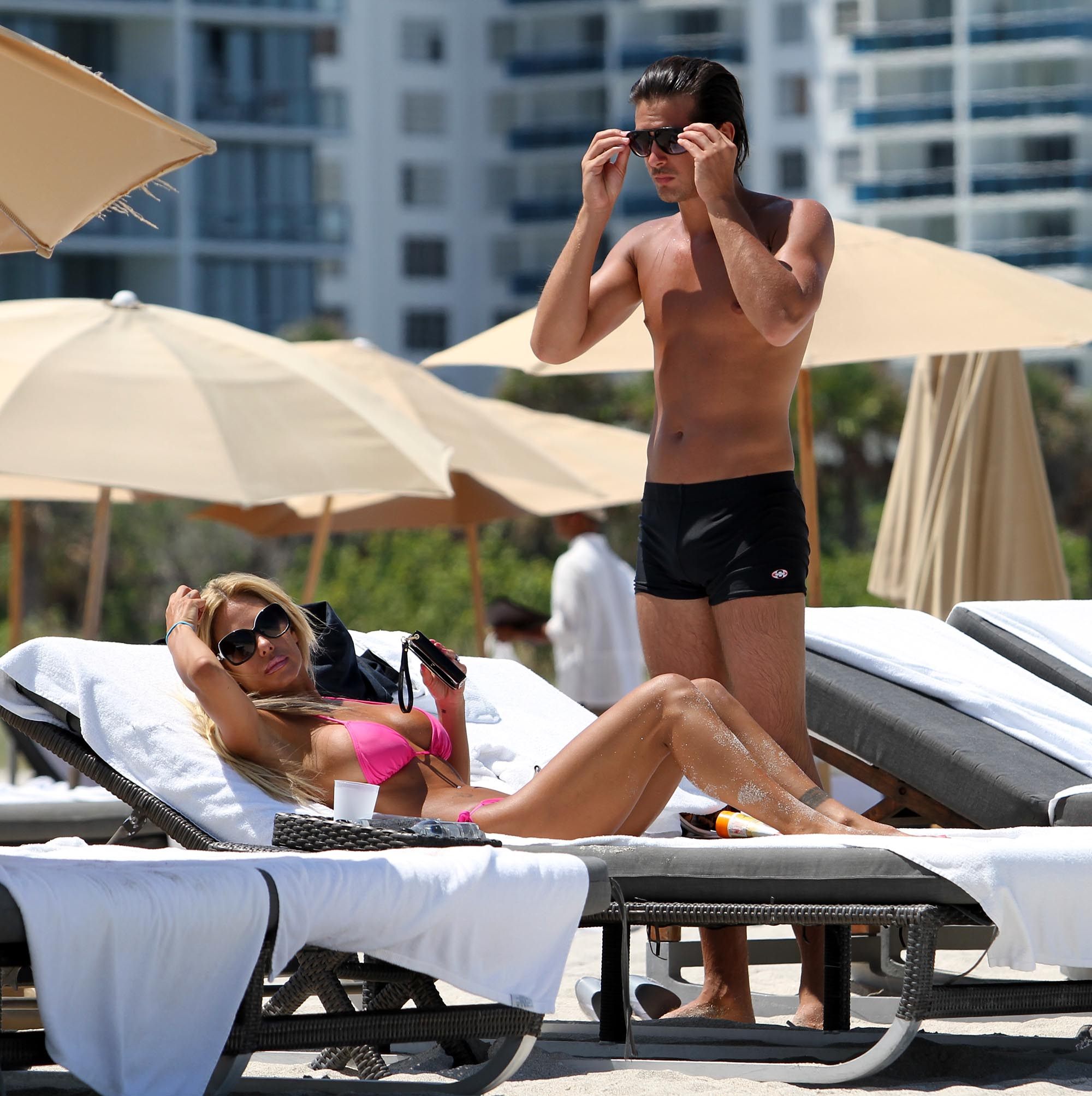 Shauna Sand Bikini Miami 07-13-11 (12).jpg