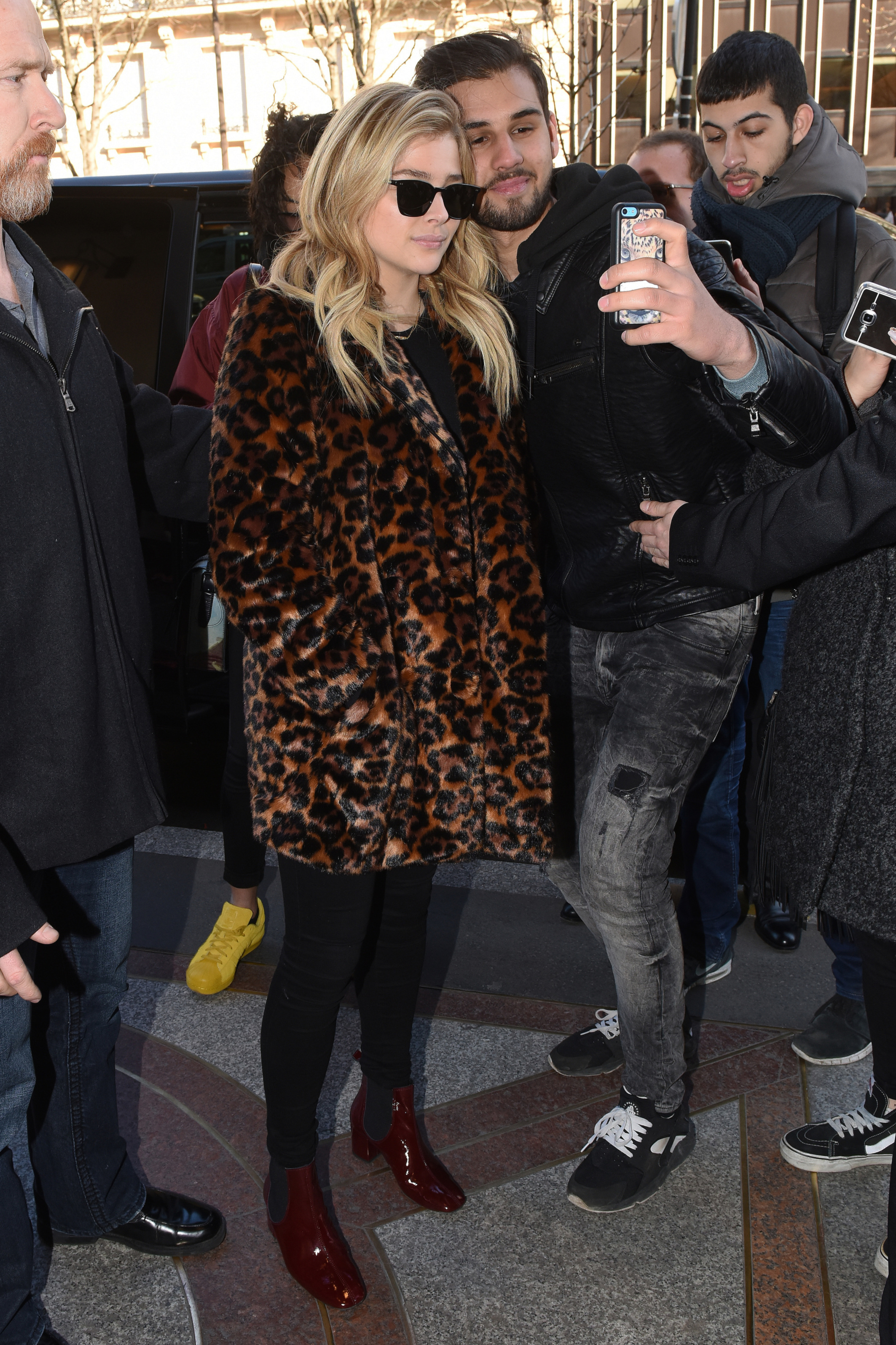 Chloe Grace Moretz - outside the Prince de Galles Hotel in Paris February 29-2016 012.jpg