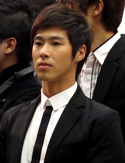 10mr81g.jpg
