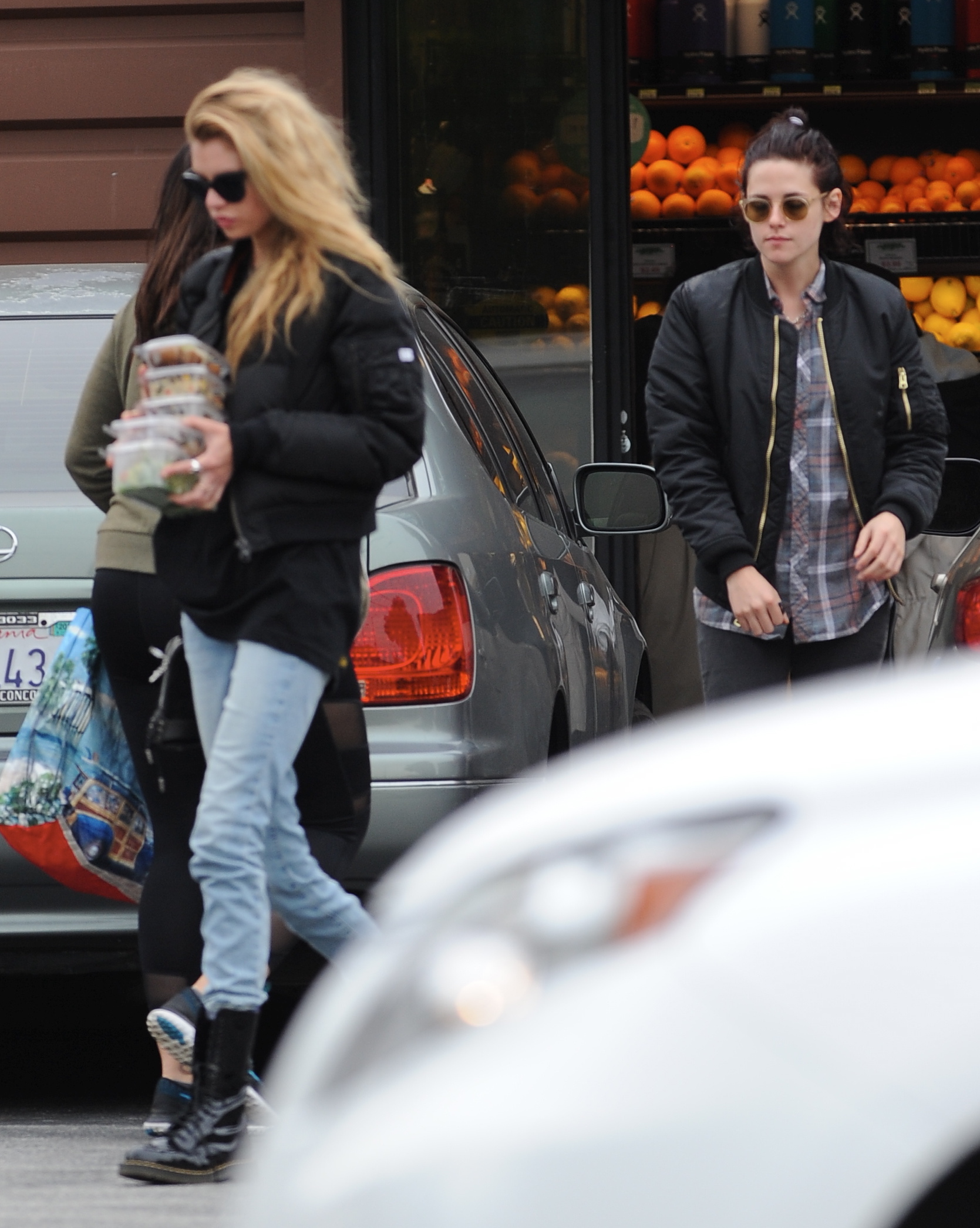 MCFan_for_Celeblounge&HQCelebCorner05-01-2017 06-59kristen Stewart and Stella Maxwell 010417_10.jpg