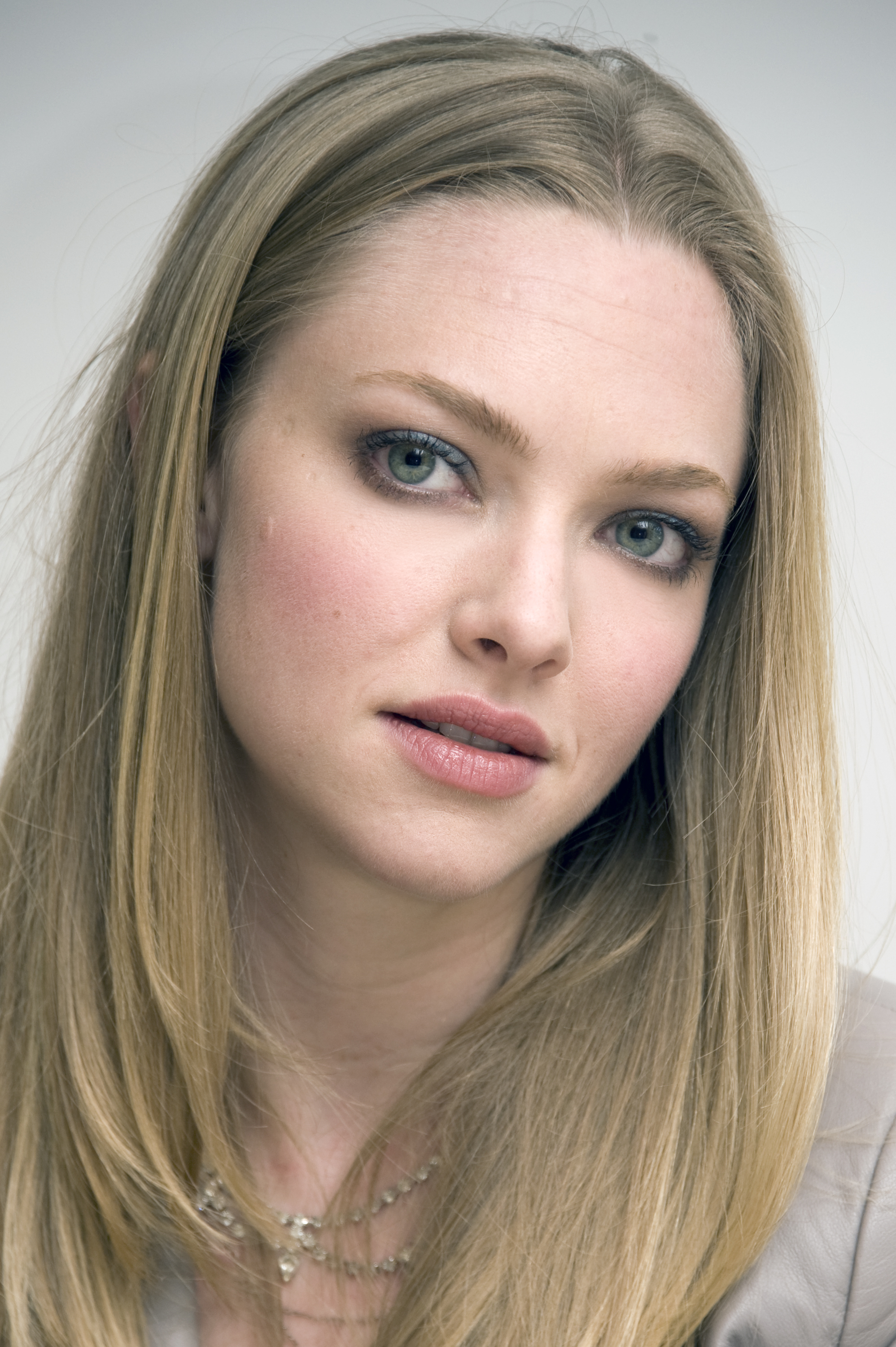 Amanda Seyfries \'Gone\' press conference in Bevery Hills (6).jpg