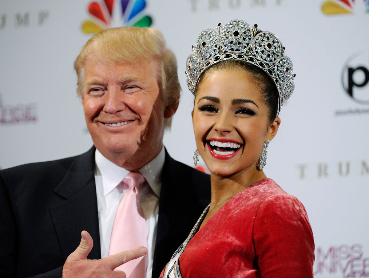 OLIVIA-CULPO-as-Miss-Universe-at-the-2012-Miss-Universe-Pageant-in-Las-Vegas-21.jpg