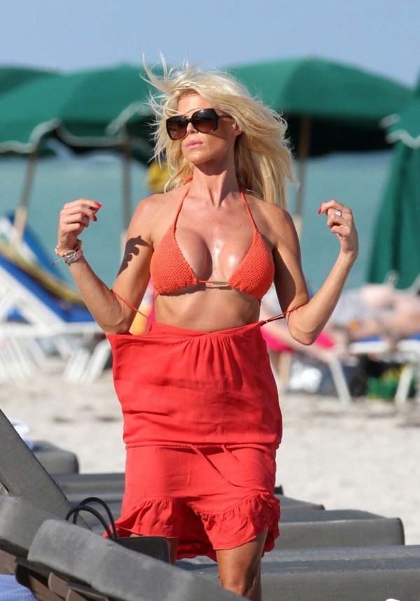 victoria-silvstedt-flat-ass-5-600x858.jpg