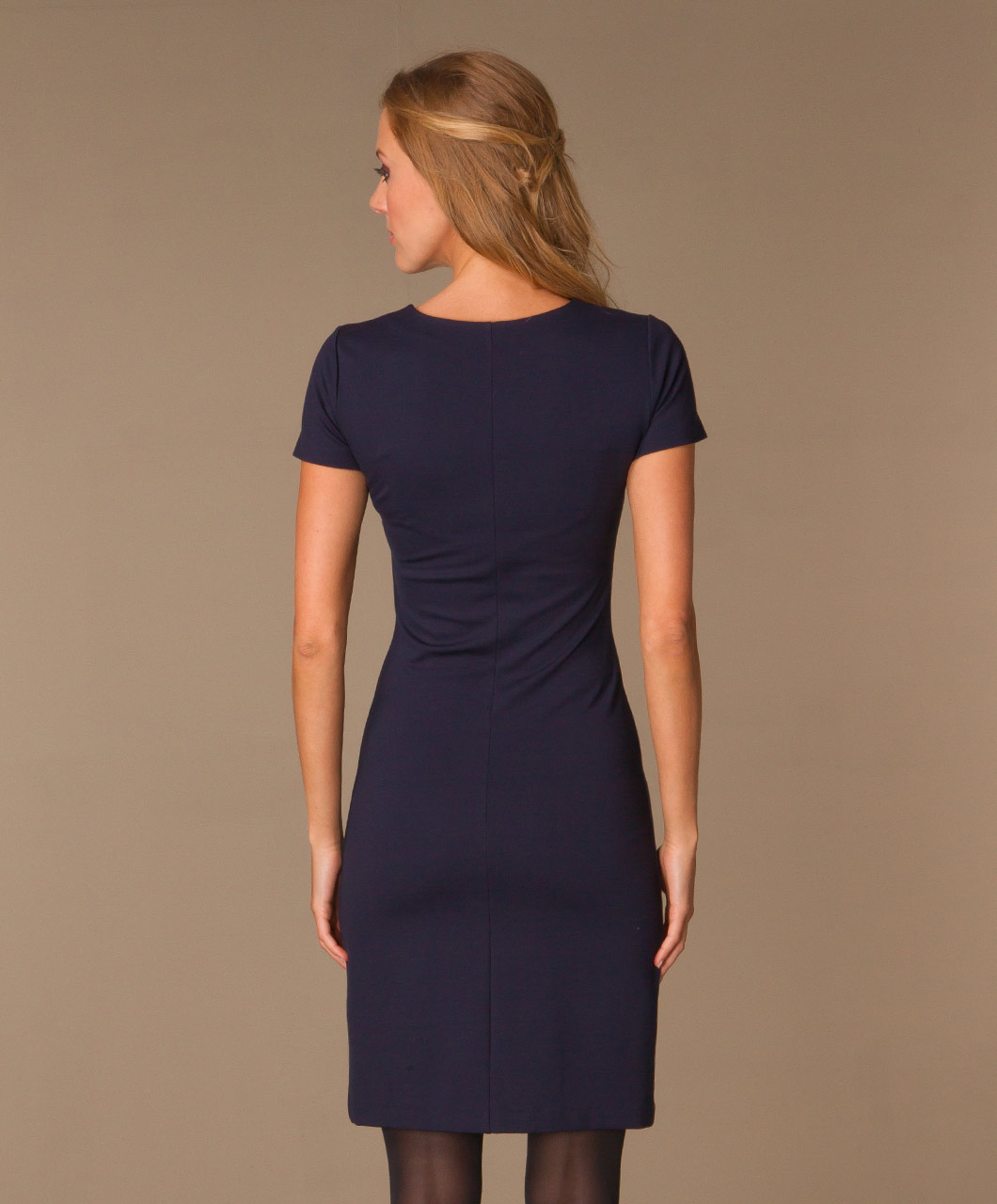 Filippa-K-Classic-Jersey-Dress-Marine-Elisabeth-04.jpg