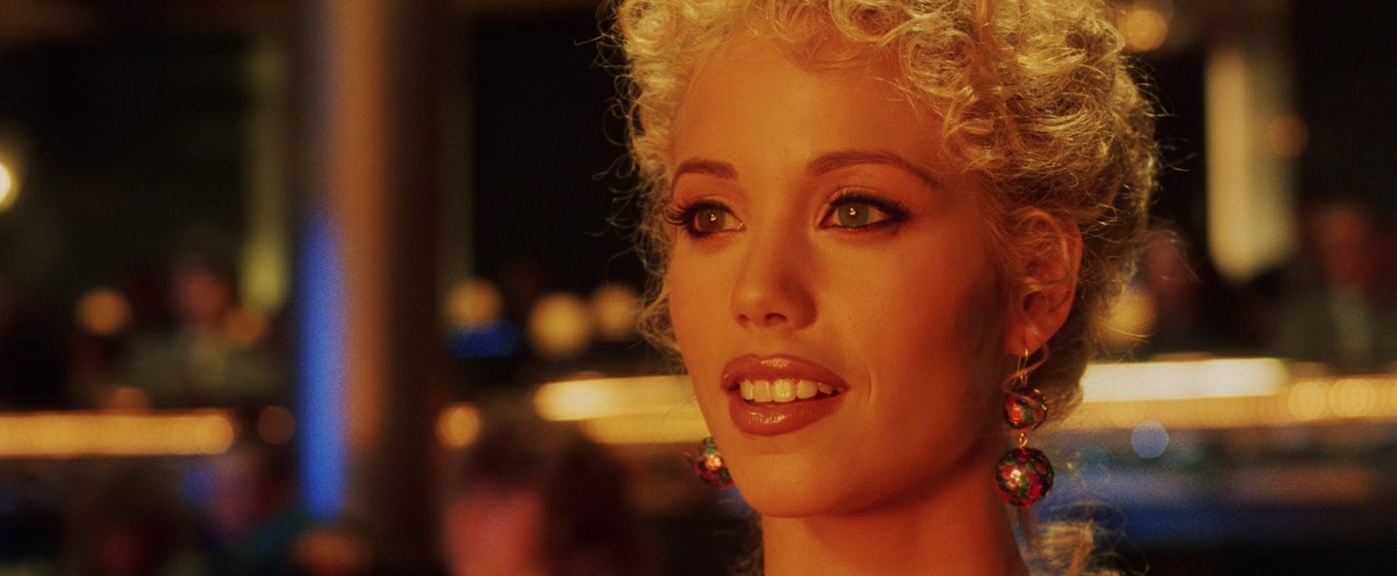 Showgirls.1995.720p.BluRay.DTS.x264-HDS.mkv_20161007_191421.921.jpg