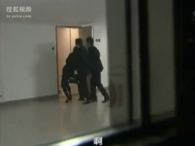 Asian girl in tape ball.WMV.036.jpg